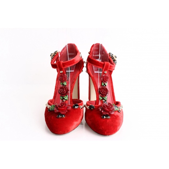 Elegant Red Velvet Women's Shoes - Picture 2 of 5